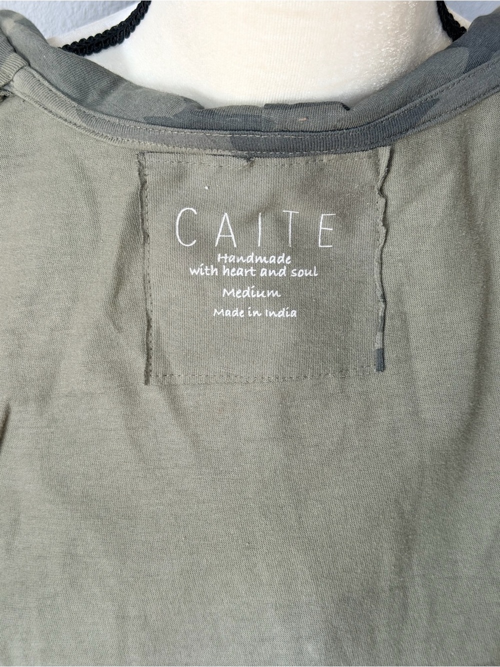 Cait Celeste Camouflage Floral Embroidered Zip Hoodie Tunic Sweater Medium GUC - Picture 9 of 11